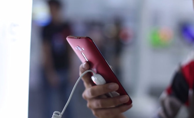 Trai nghiem nhanh Asus Zenfone Laser tai Viet Nam hinh anh
