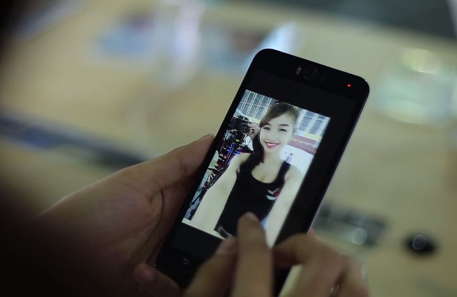 Trai nghiem nhanh Asus Zenfone Selfie tai Viet Nam hinh anh