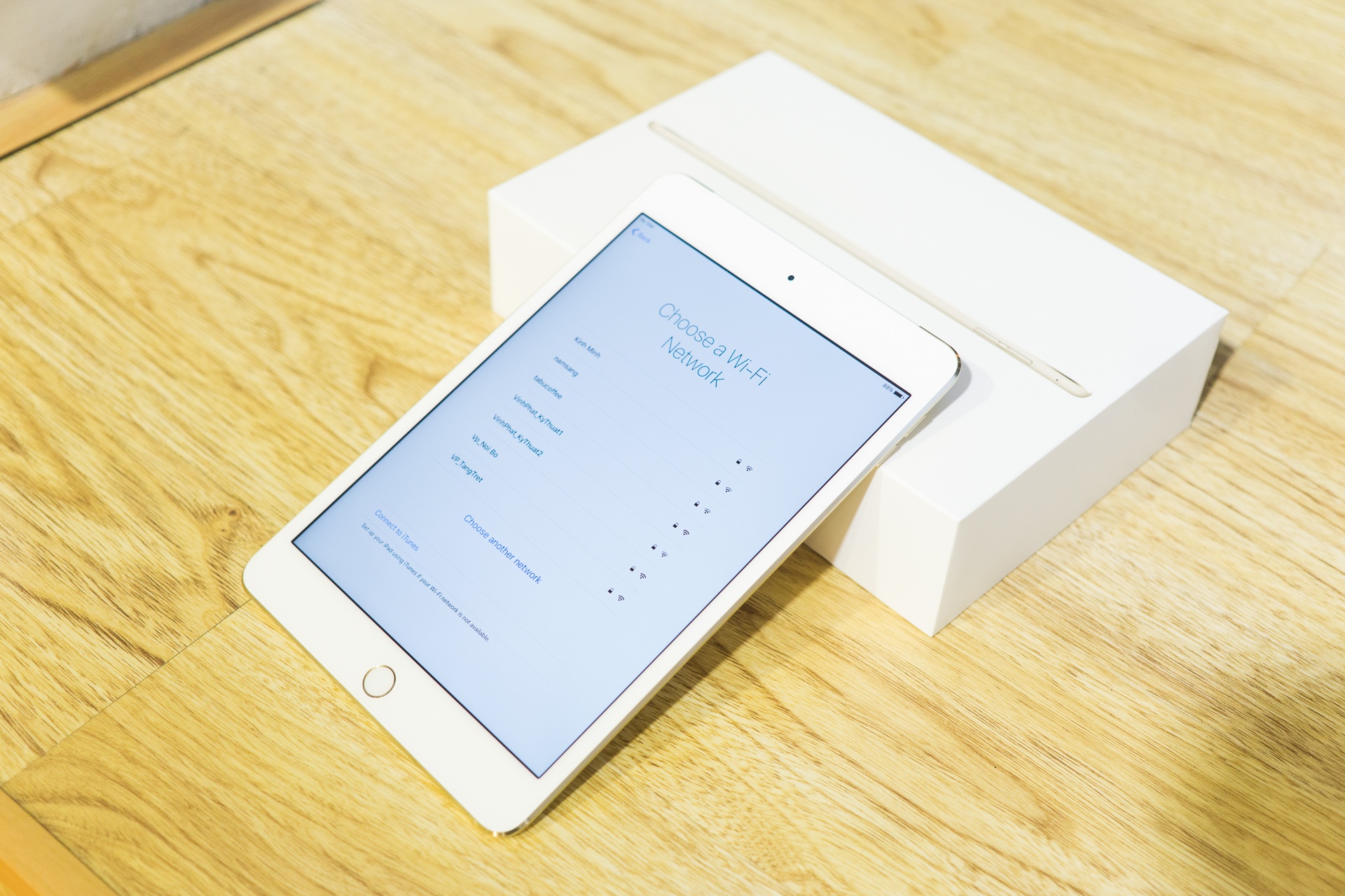 Mo hop iPad Mini 4 dau tien ve VN, gia tu 9,5 trieu dong hinh anh