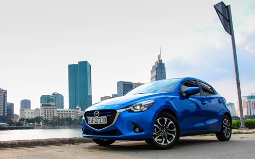 Giam gia 'tong luc' oto Kia, Mazda va Peugeot hinh anh