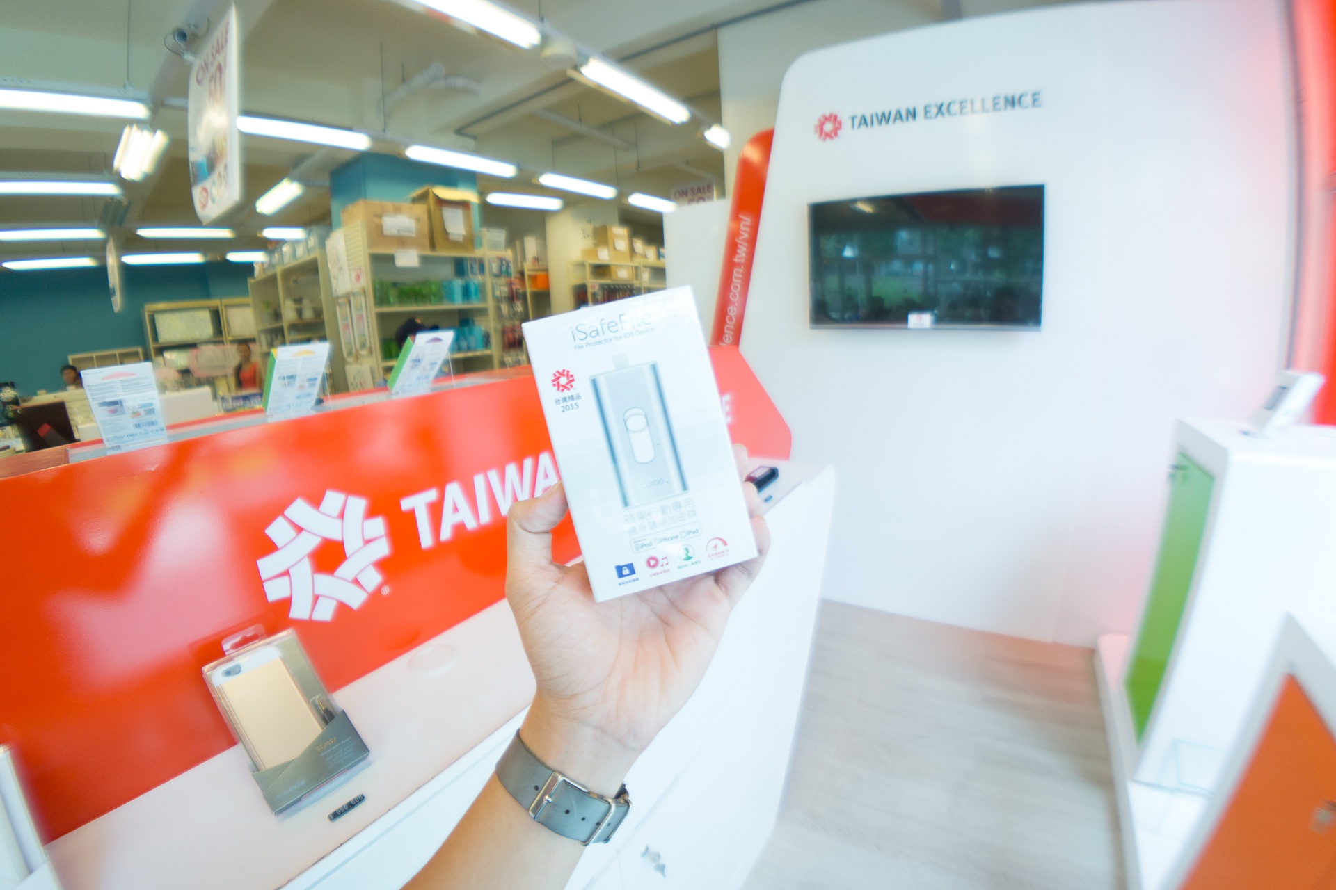 Noi mua sam hang cong nghe Dai Loan o Sai Gon hinh anh