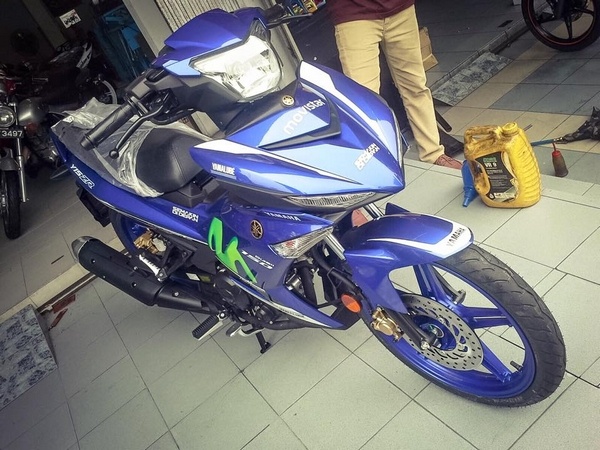 Yamaha Exciter 150 ra mat phien ban Movistar hinh anh