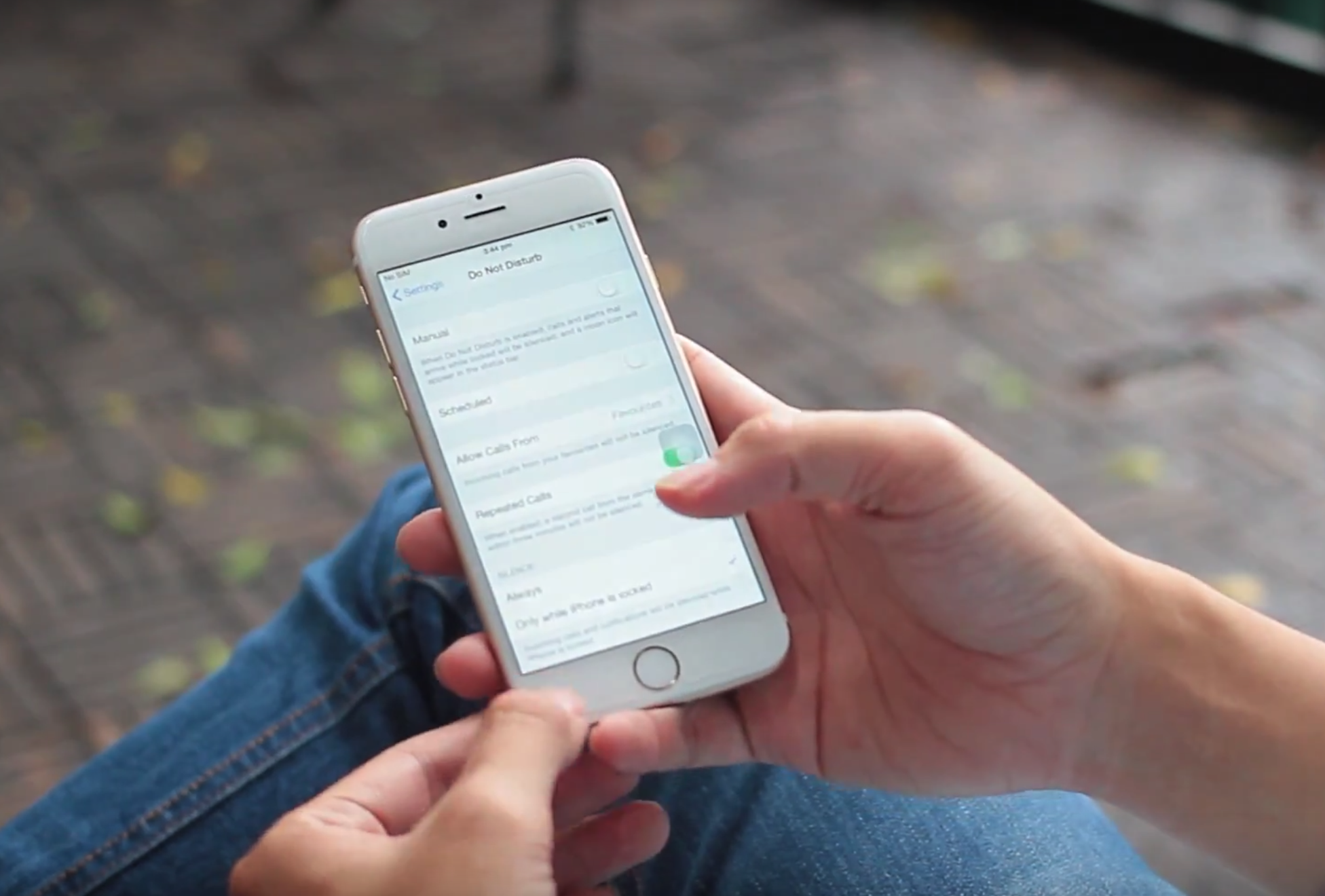 Mieng dan man hinh them phim Back cho iPhone o VN hinh anh