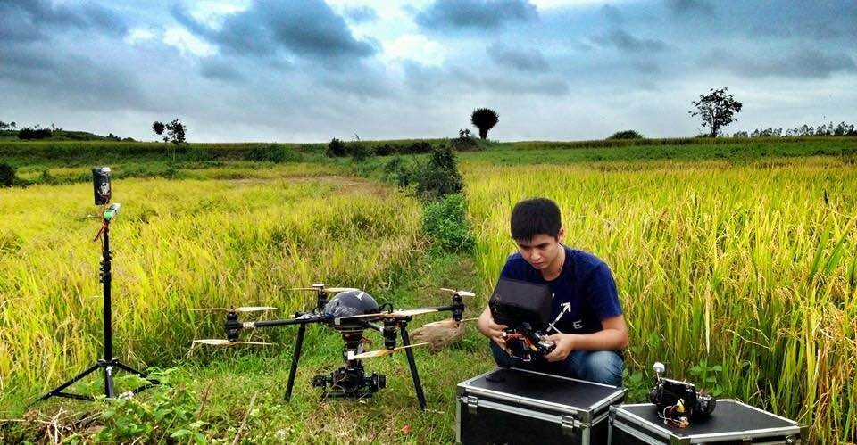 'Toi thay hoa vang tren co xanh' dung may quay flycam nao? hinh anh