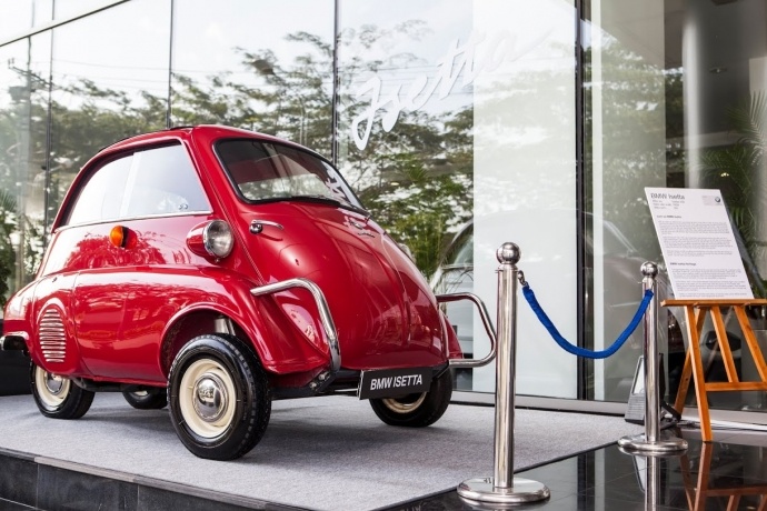 Xe hoi doc hinh qua trung tren dat Sai thanh hinh anh