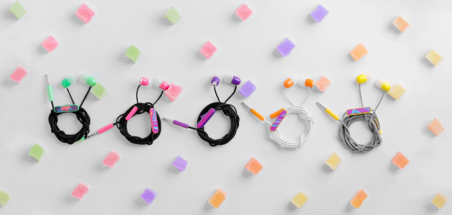 Tai nghe thu cong made in Vietnam goi von quoc te hinh anh