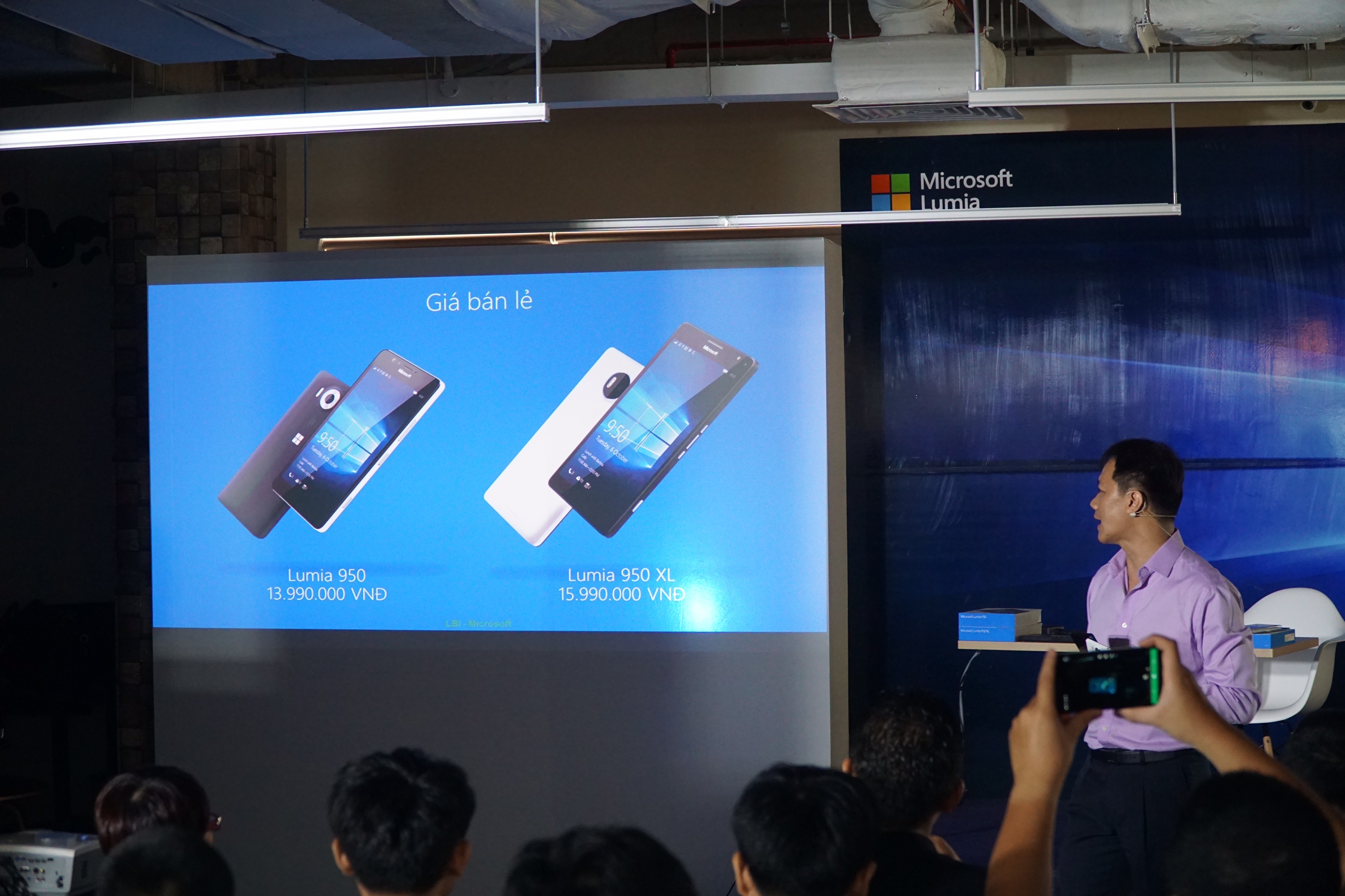 Microsoft lần đầu ra mắt hai mẫu Lumia cao cấp tại Việt Nam.