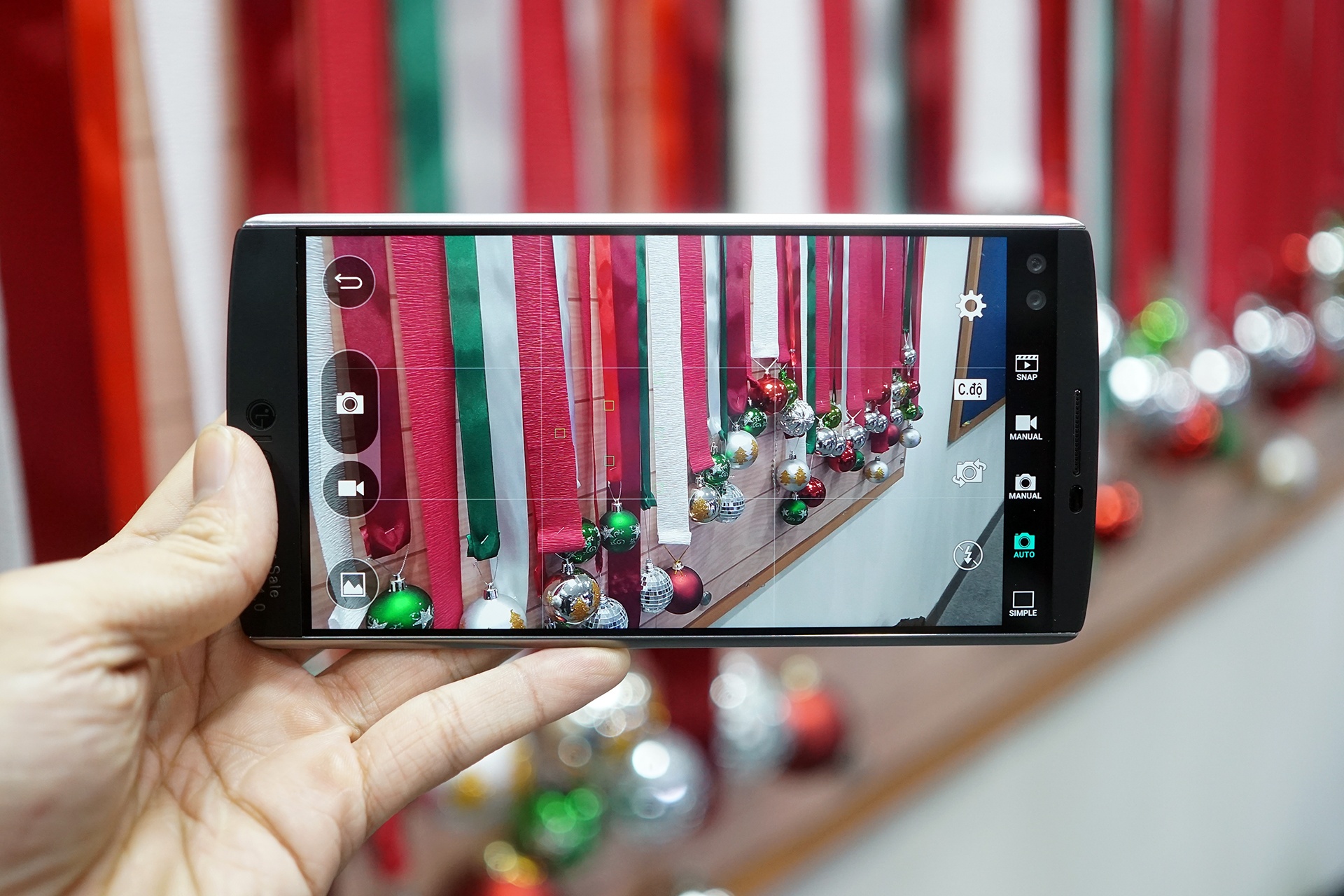 LG V10 chinh hang gia 16 trieu dong hinh anh