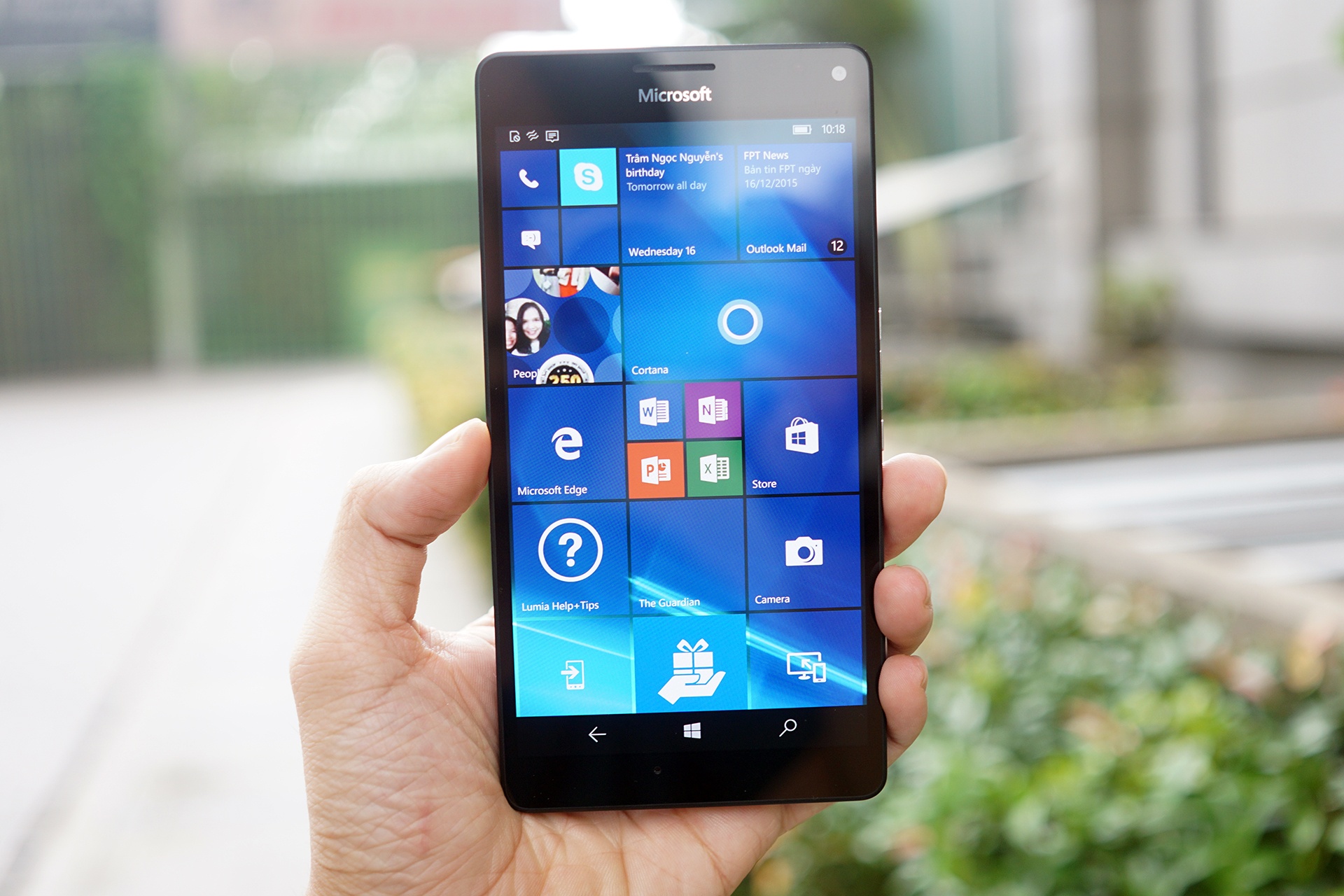 Anh chi tiet Lumia 950 XL sap ban o Viet Nam hinh anh