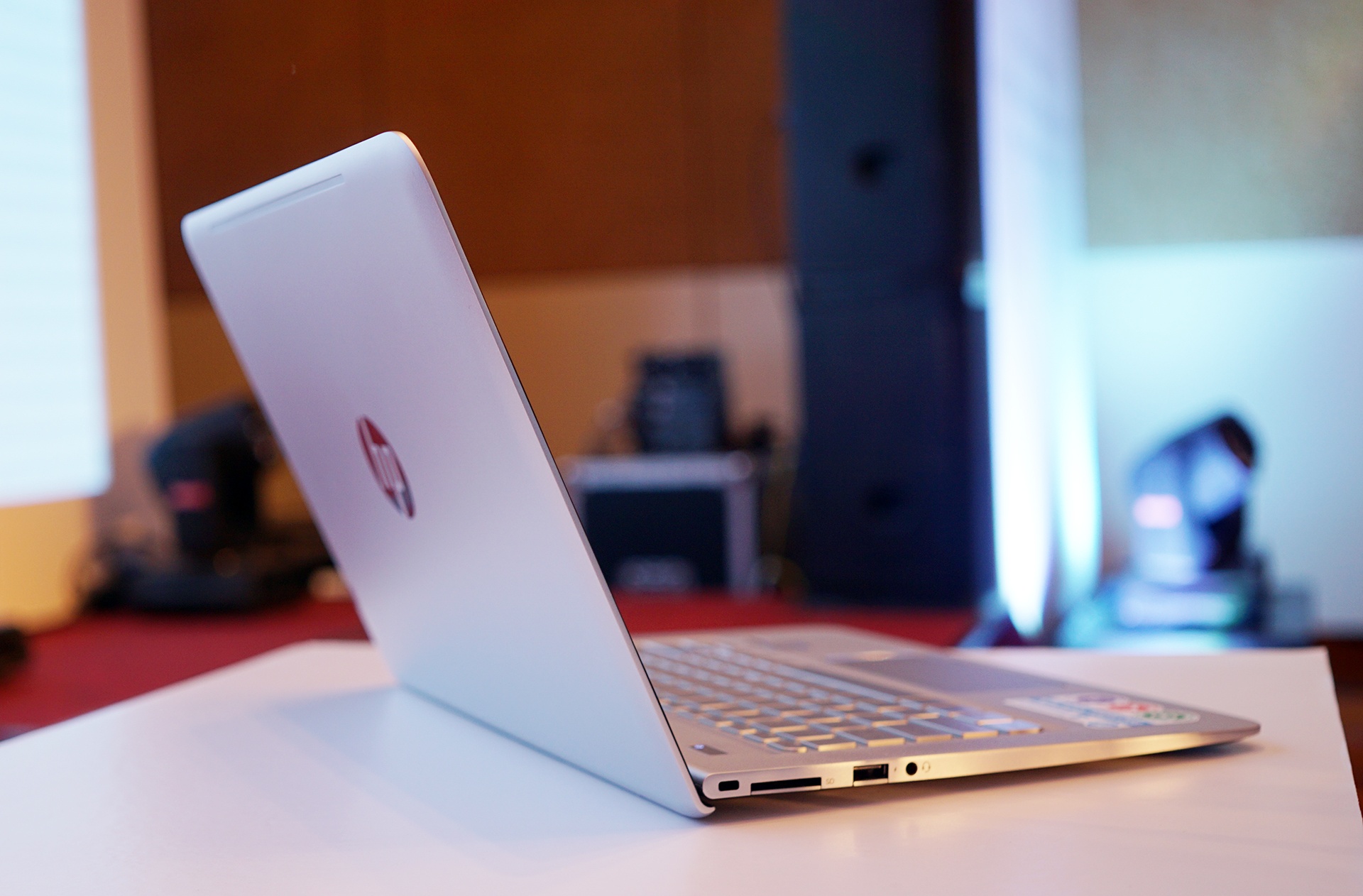 HP ra mat laptop Envy 2015 mong hon Macbook Pro tai VN hinh anh