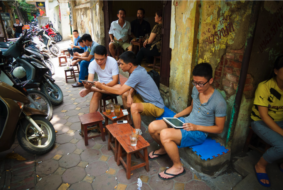 'Smartphone tai VN dung giai tri, o Trung Quoc de song sot' hinh anh