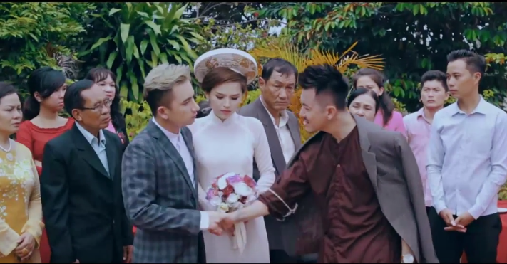 Nguoi Viet me giai tri nhat chau A hinh anh