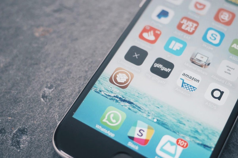 Hacker tuyen bo co the jailbreak iOS 9.3 hinh anh