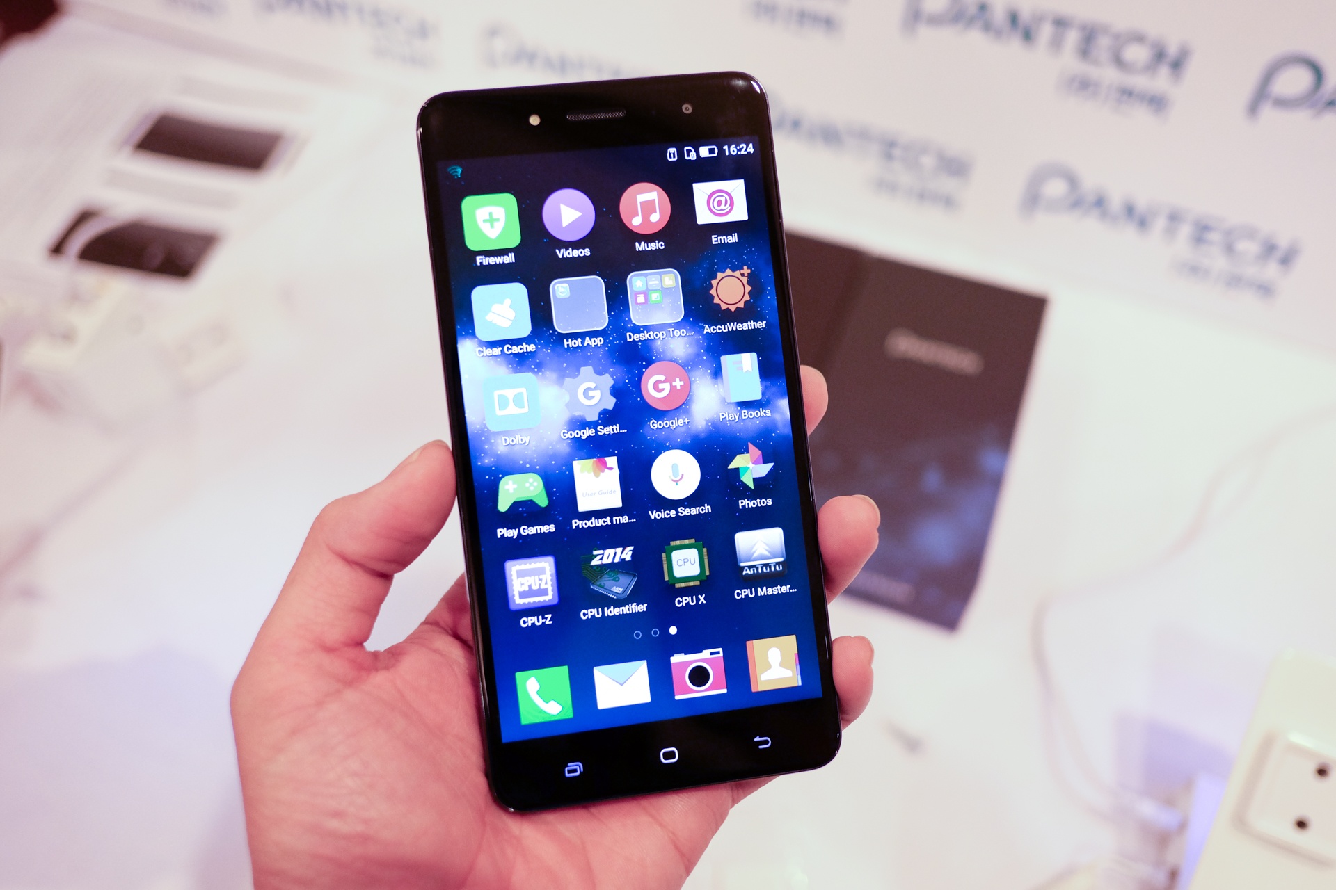 Pantech Vega quay lai Viet Nam anh 2