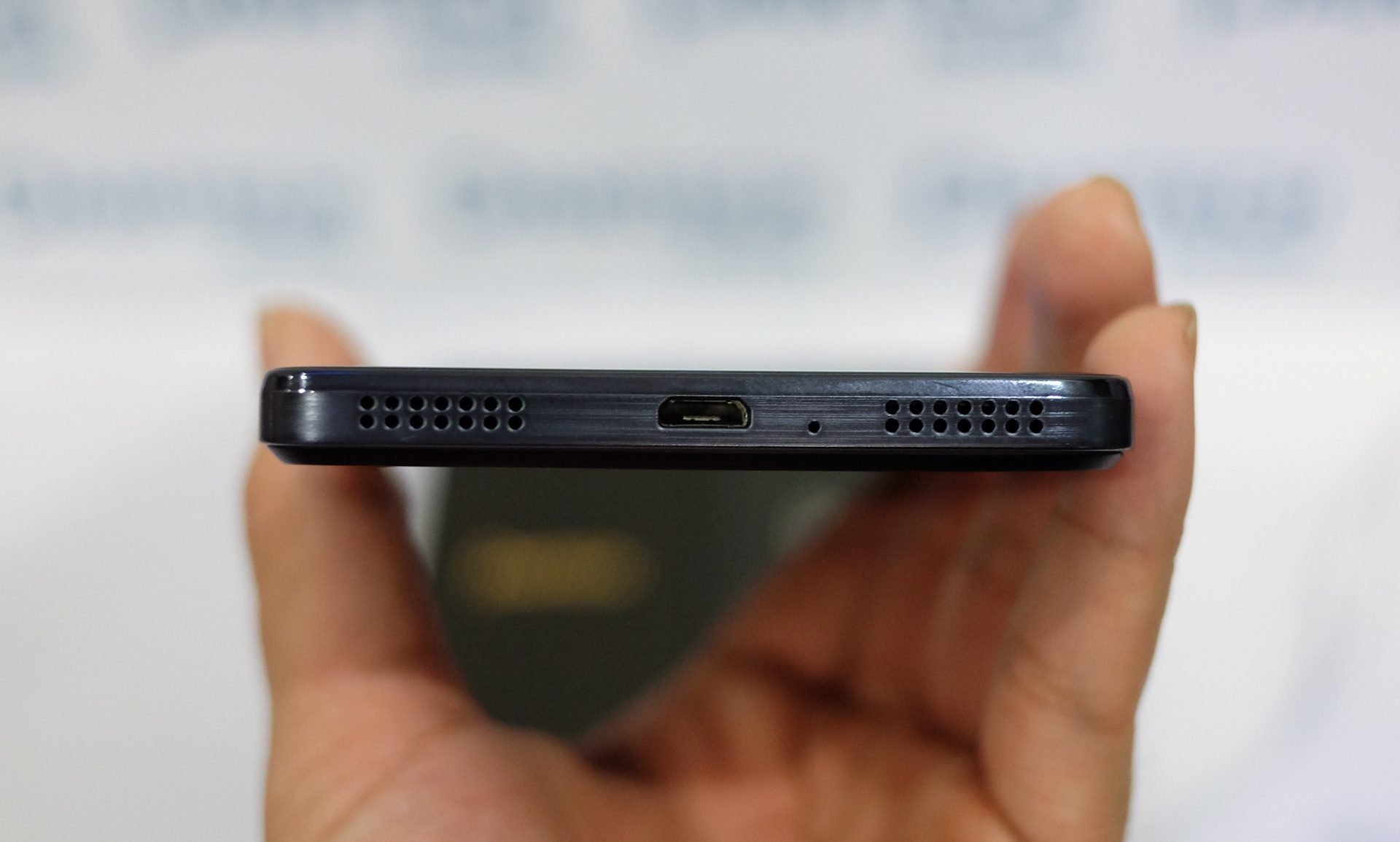 Pantech Vega quay lai Viet Nam anh 5