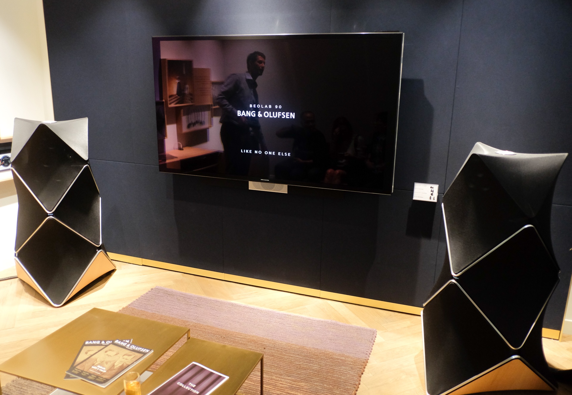 Dan loa Bang & Oflusen gia 2,2 ty o Sai Gon hinh anh