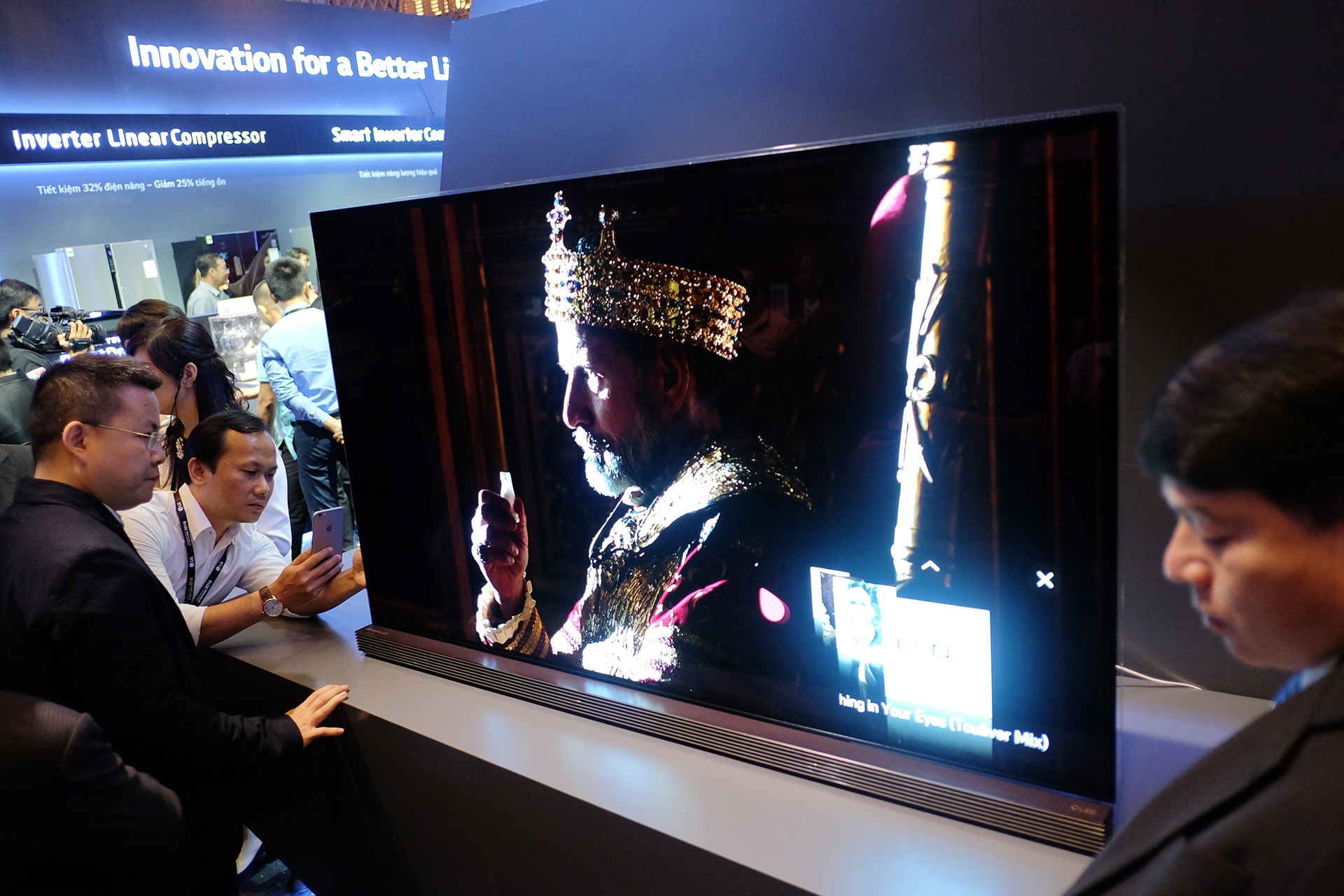 Loat Smart TV dang mong, ho tro HDR o Viet Nam hinh anh