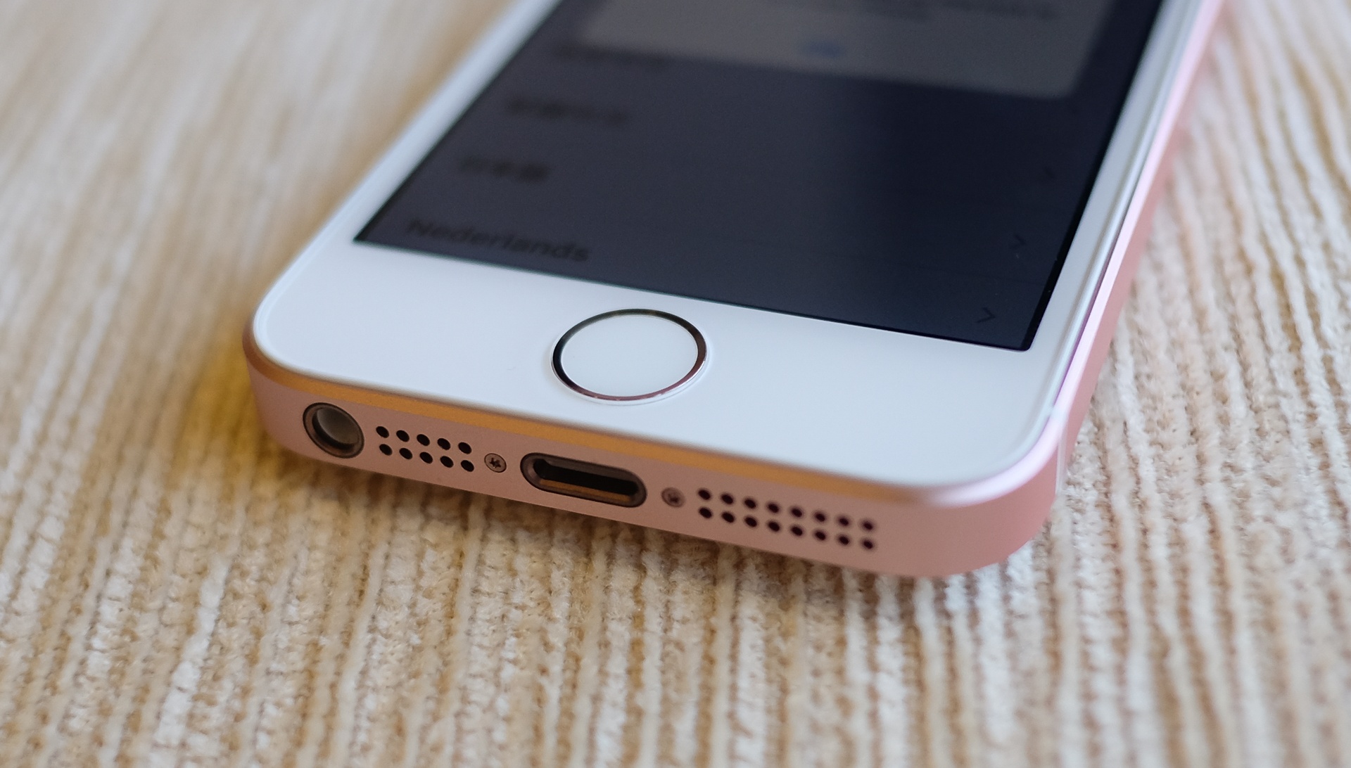 Anh iPhone SE o Viet Nam anh 13