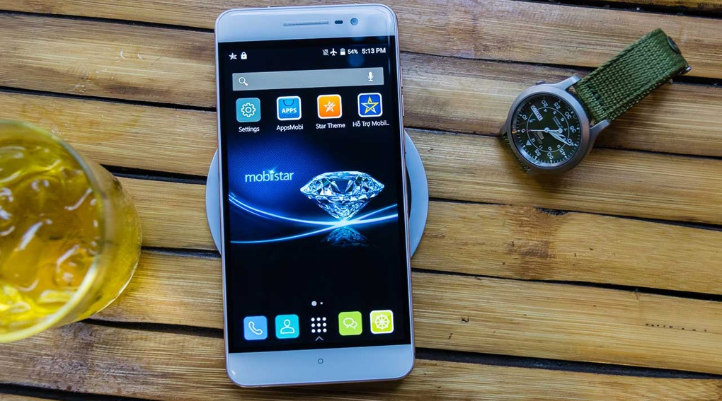 smartphone sap ban o Viet Nam thang 4 anh 2