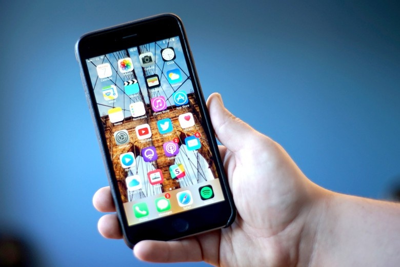 Kiem tra iPhone 6S de duoc Apple thay pin moi hinh anh