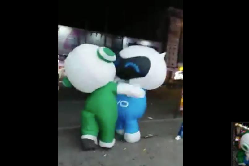 Nhan vien Oppo va Vivo va cham o Trung Quoc hinh anh