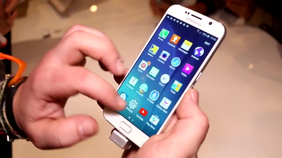 Galaxy S6 giam gia hang trieu dong tai nhieu dai ly hinh anh