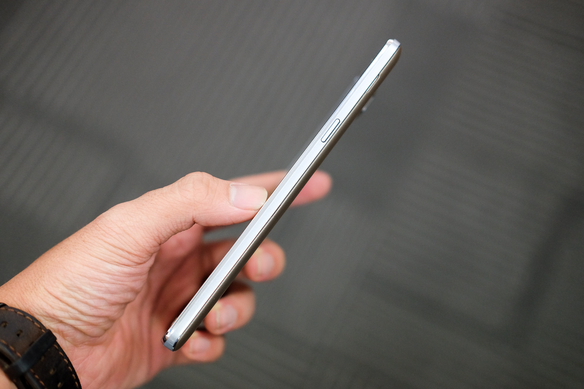 Mo hop Galaxy On7 anh 9