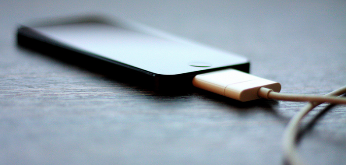 Smartphone dang sac co the bi hack hinh anh