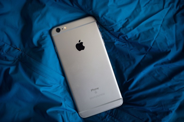 Cuop tien le, de quen iPhone hinh anh