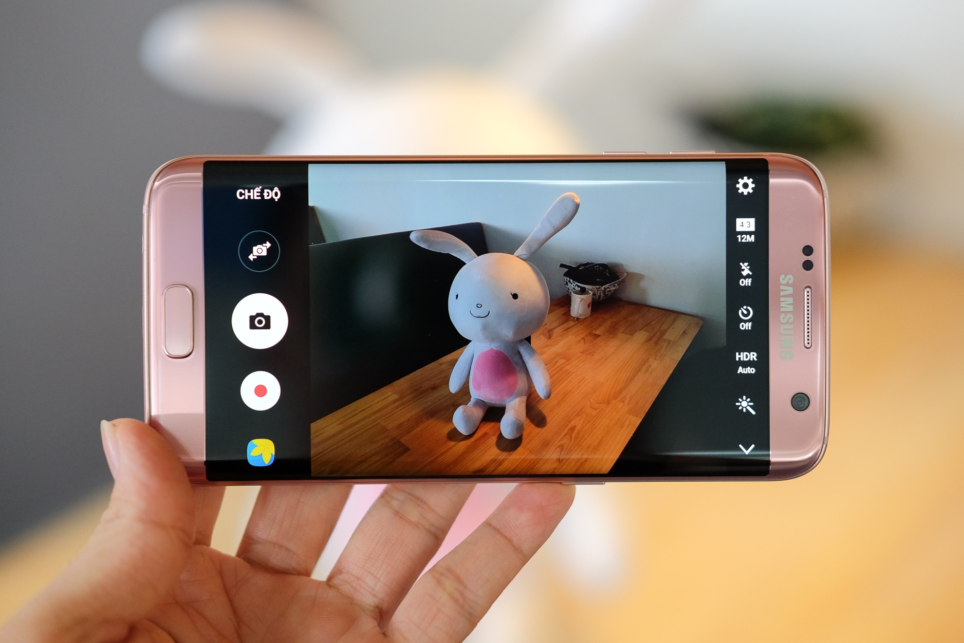 Samsung Galaxy S7 edge mau hong pink anh 14