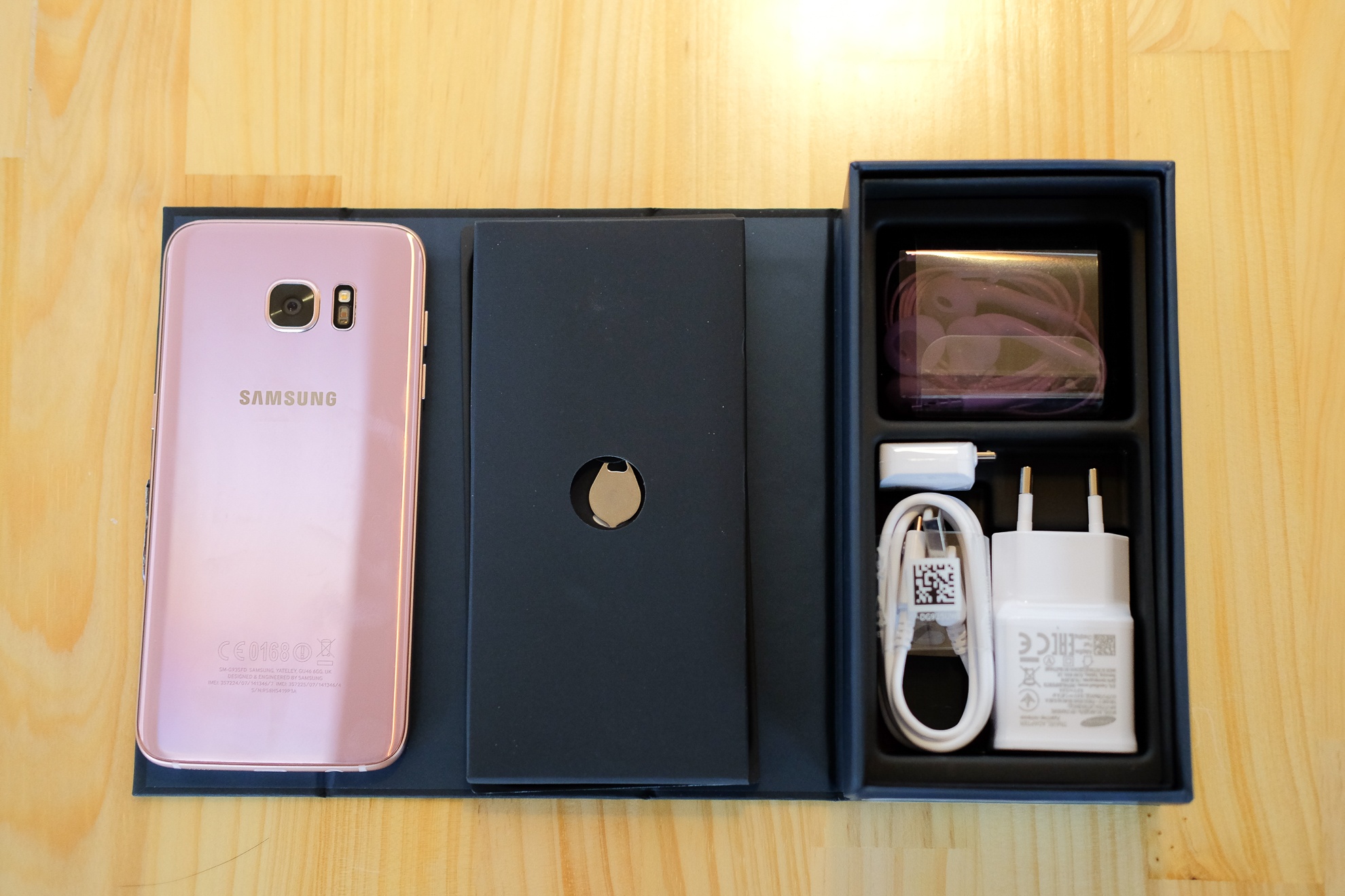 Samsung Galaxy S7 edge mau hong pink anh 3