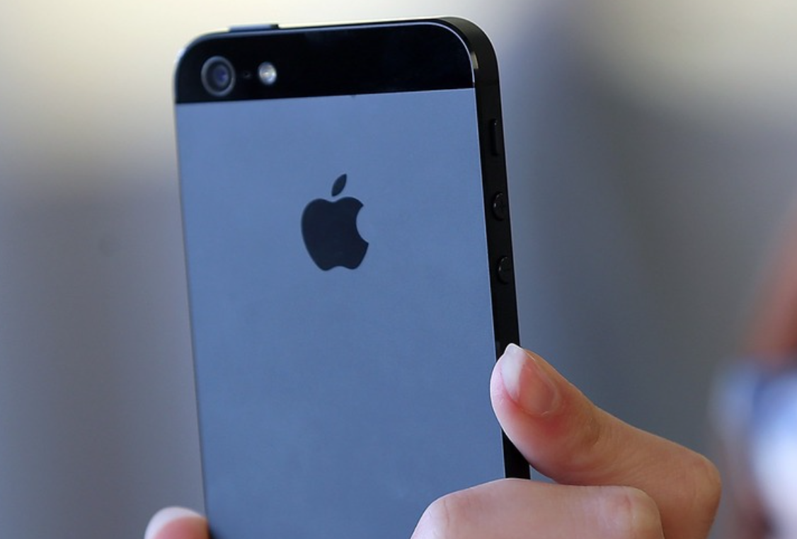 Apple se ngan iPhone quay phim, chup anh o noi nhay cam hinh anh