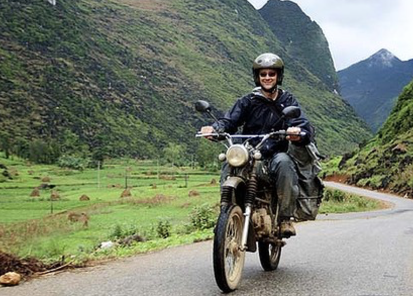 Meo giu suc khi 'phuot' duong dai bang moto hinh anh