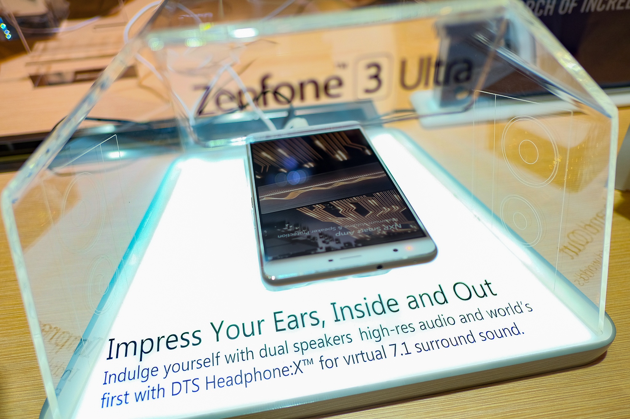 Anh thuc te Zenfone 3 Ultra anh 7