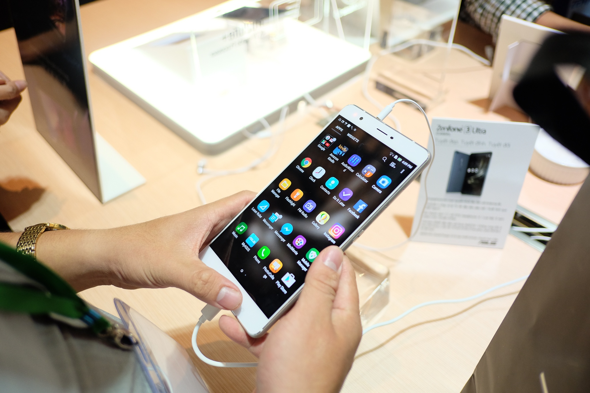 Anh thuc te Zenfone 3 Ultra anh 5