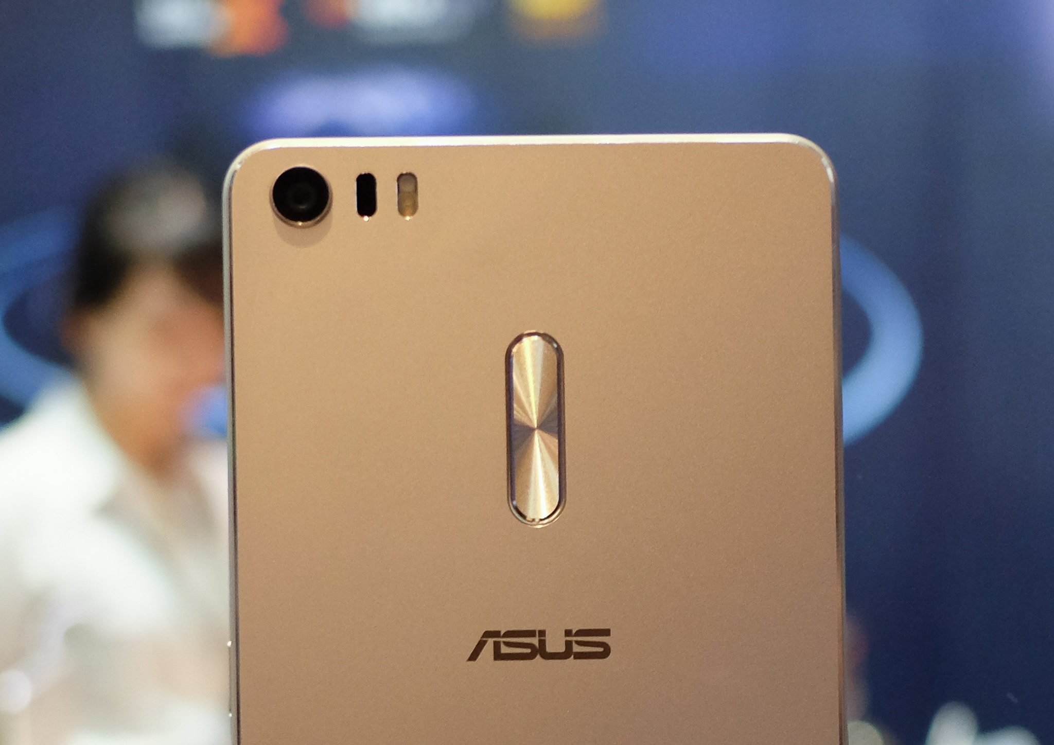 Anh thuc te Zenfone 3 Ultra anh 3