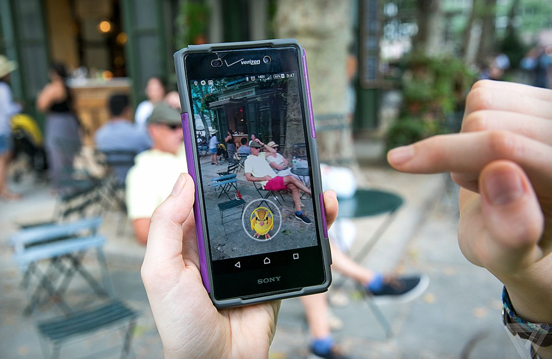 Cach bao ve co the khi choi Pokemon Go hinh anh