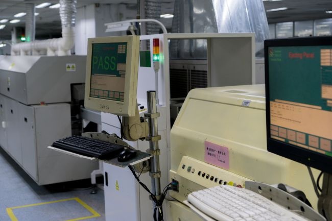 Ben trong nha may bo mach o Trung Quoc anh 4