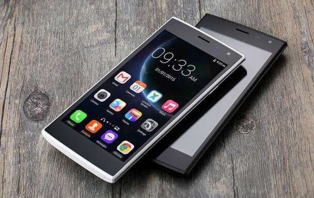 Dien thoai chinh hang gia re dang chet dan tai VN hinh anh