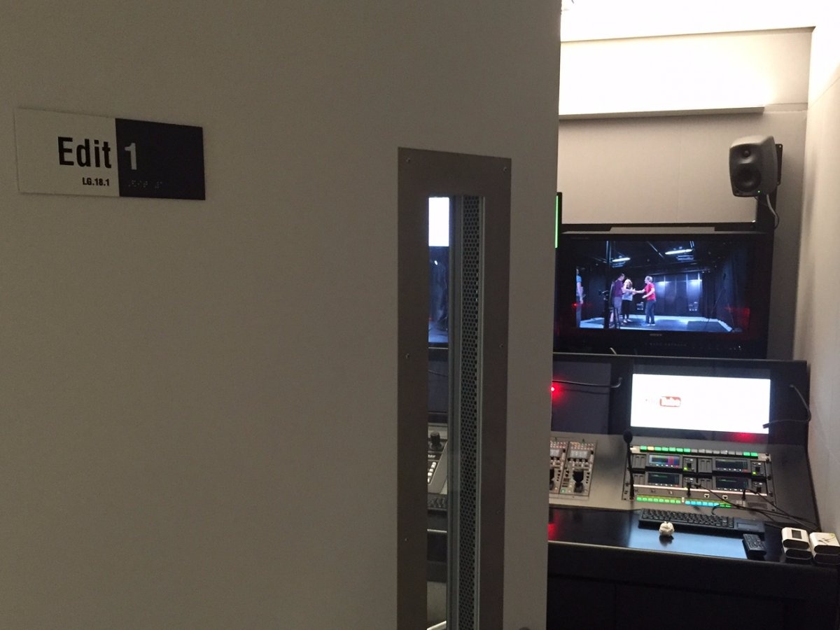 Van phong YouTube Space anh 7