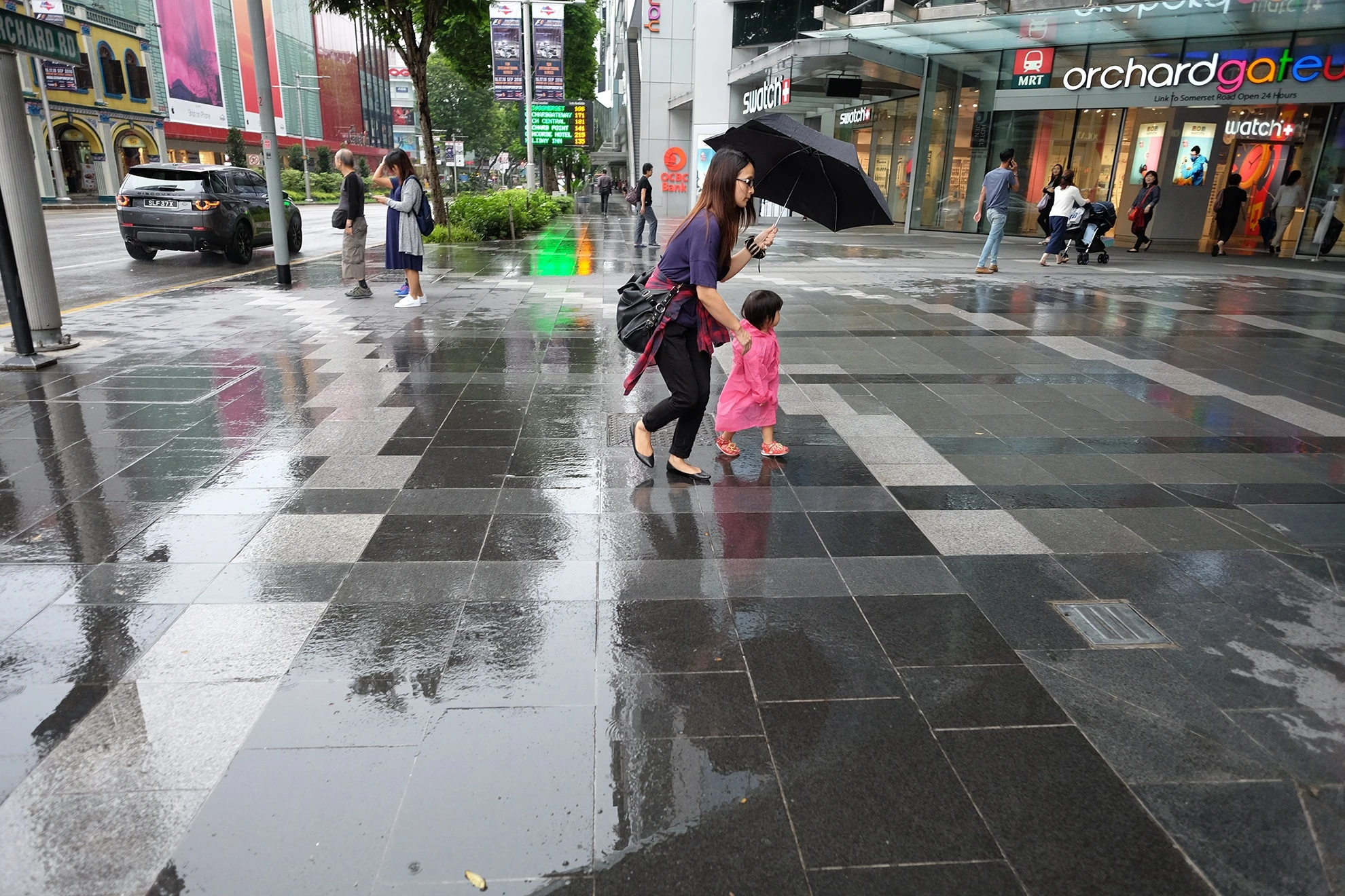 Xep hang mua iPhone 7 o Singapore anh 4