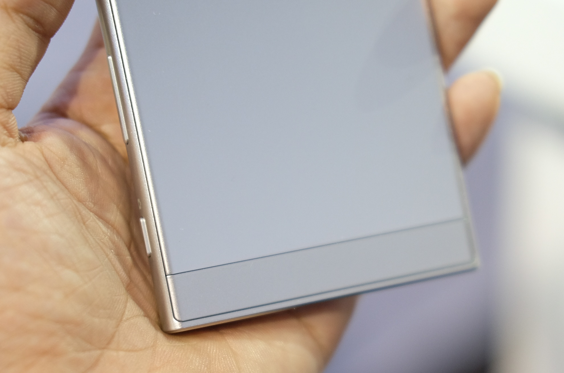 Sony Xperia XZ gia anh 7