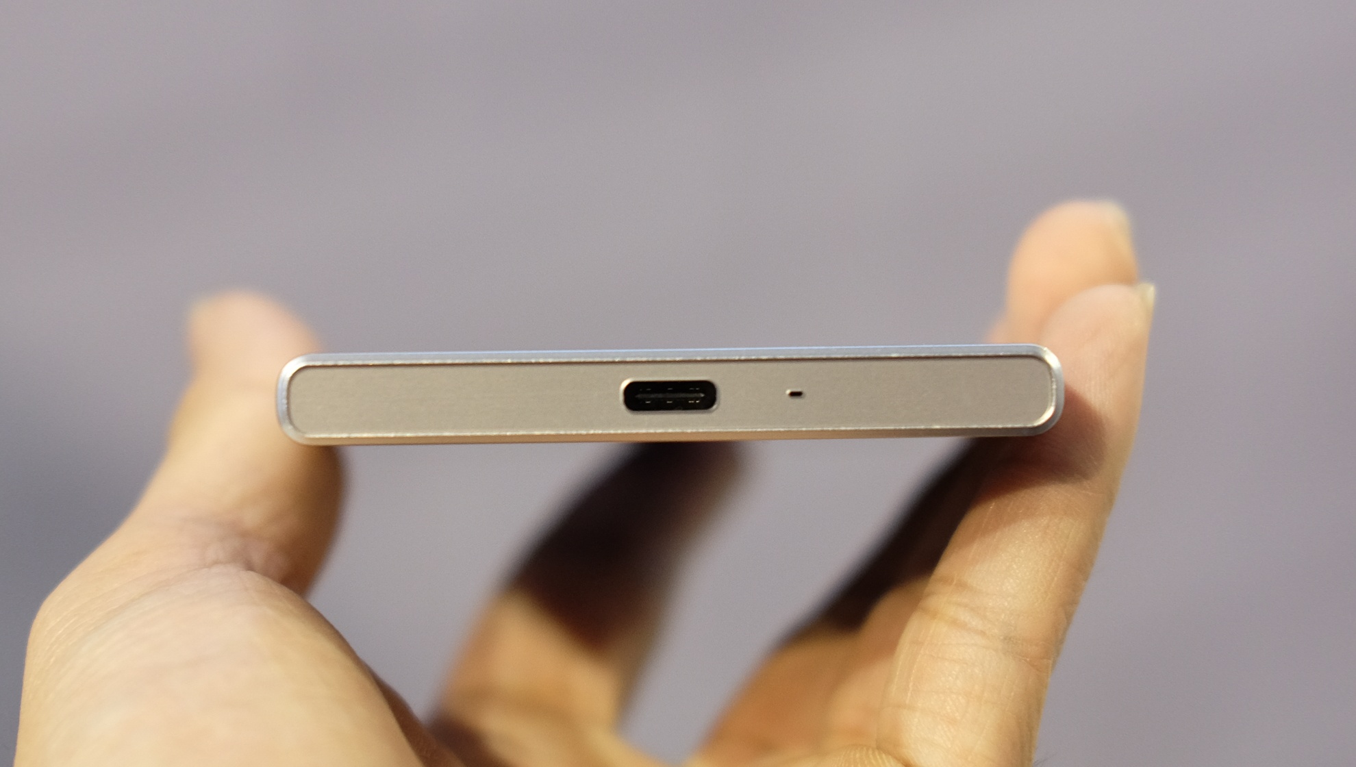 Sony Xperia XZ gia anh 3