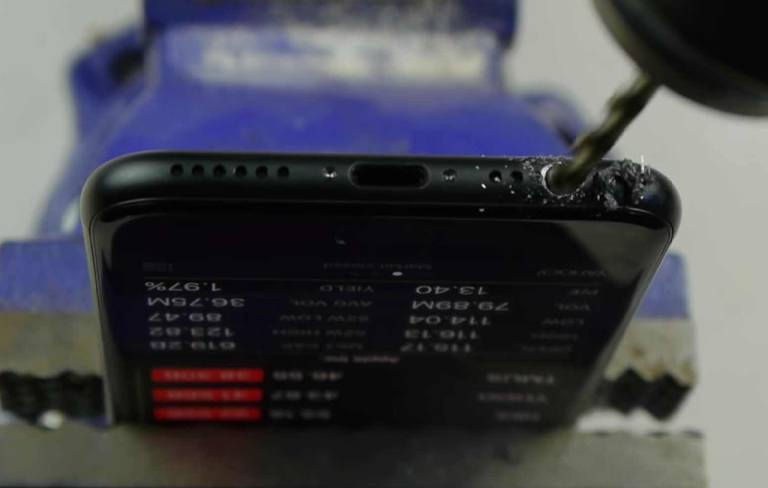 Tin vao video YouTube, nhieu nguoi khoan thung iPhone 7 hinh anh