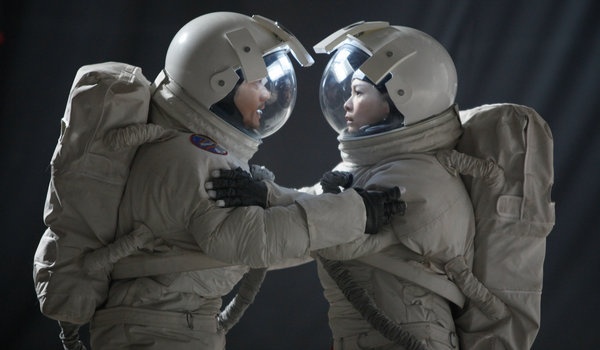 Con nguoi sinh san ngoai vu tru de hay kho? hinh anh