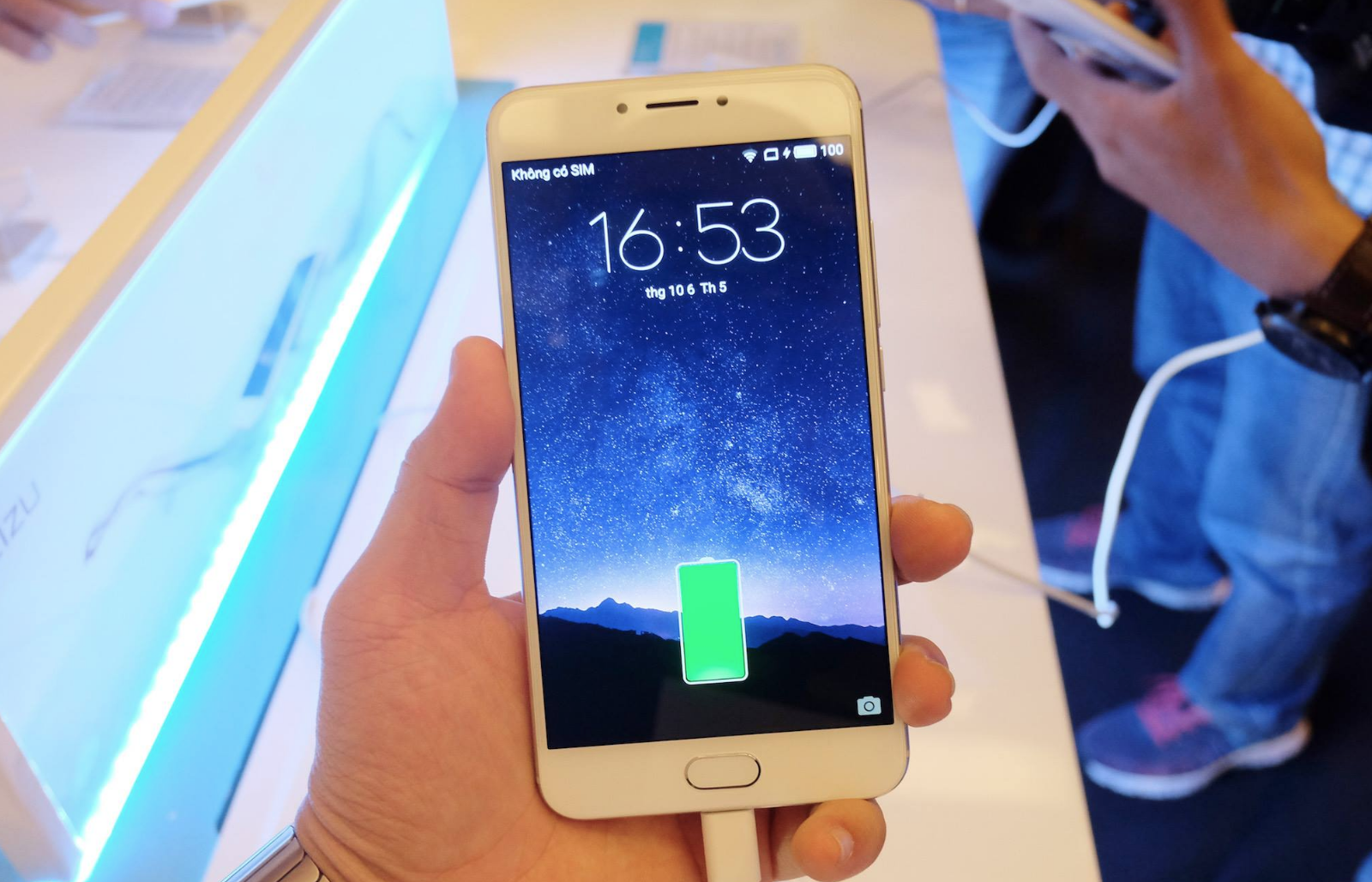 Meizu MX6 RAM 4 GB, camera 12 MP gia 6,9 trieu o VN hinh anh