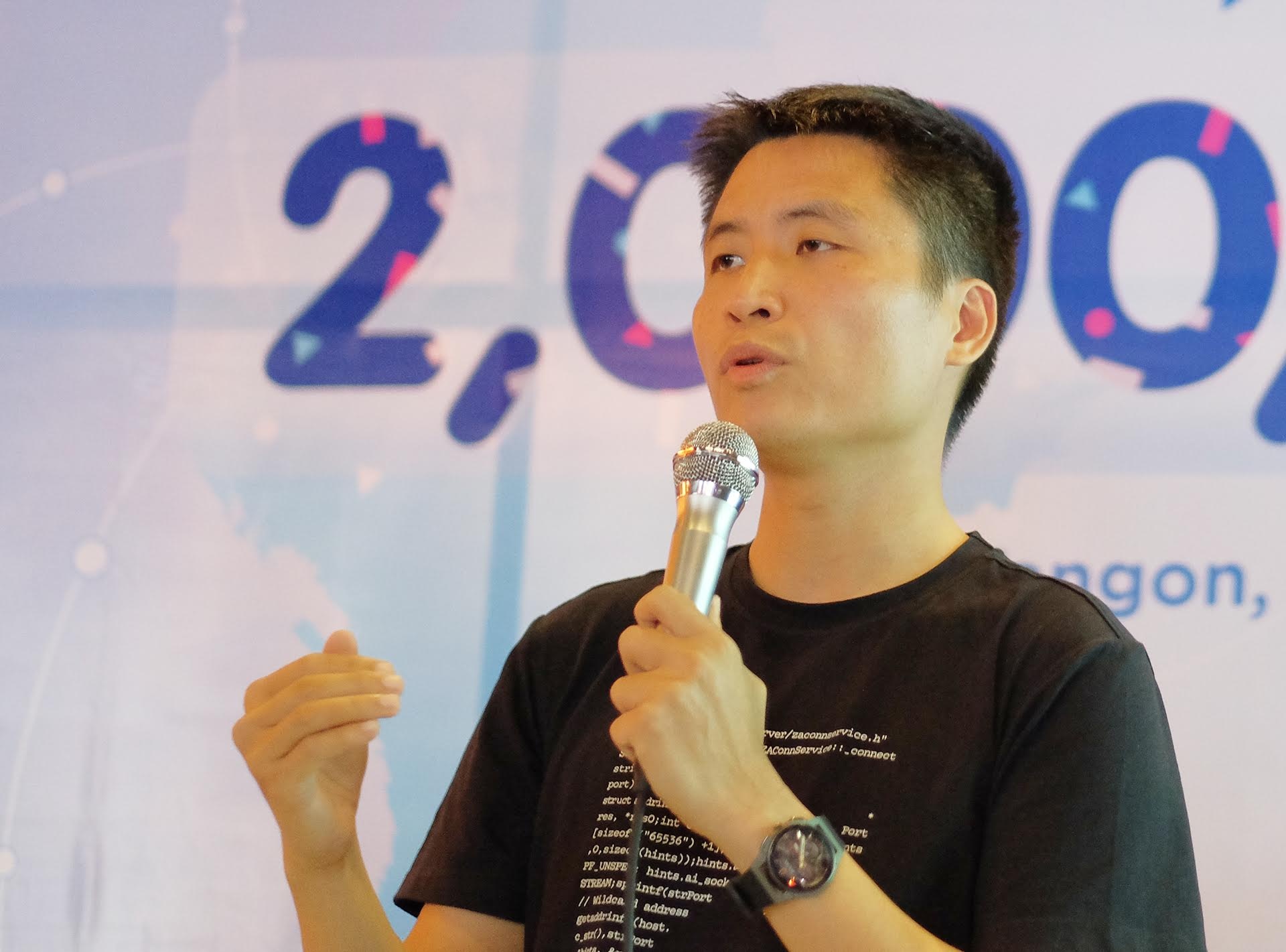 Zalo bat dau pho bien tai Myanmar hinh anh