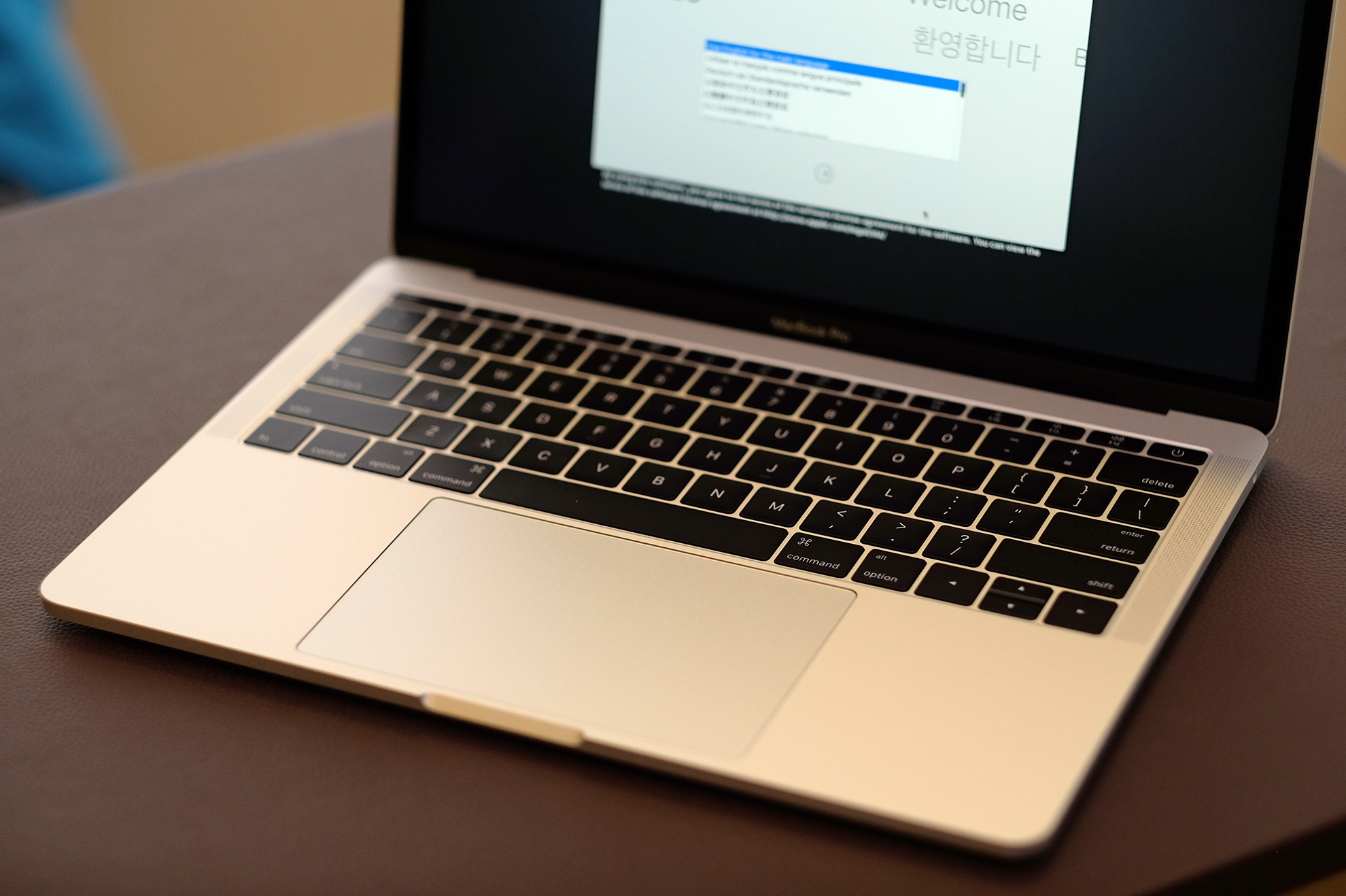 mo hop MacBook Pro 2016 anh 10