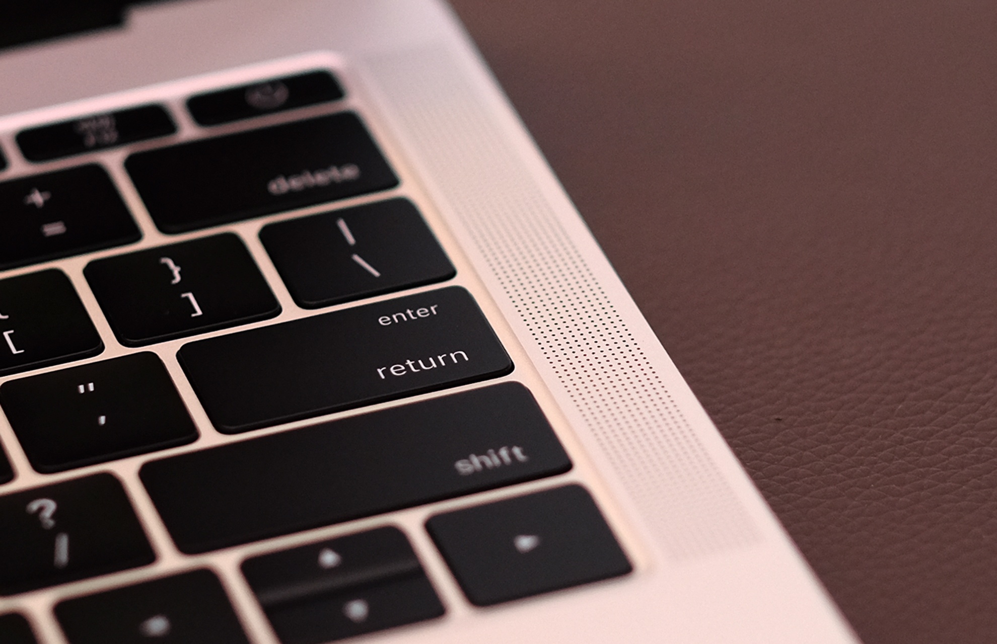 mo hop MacBook Pro 2016 anh 11