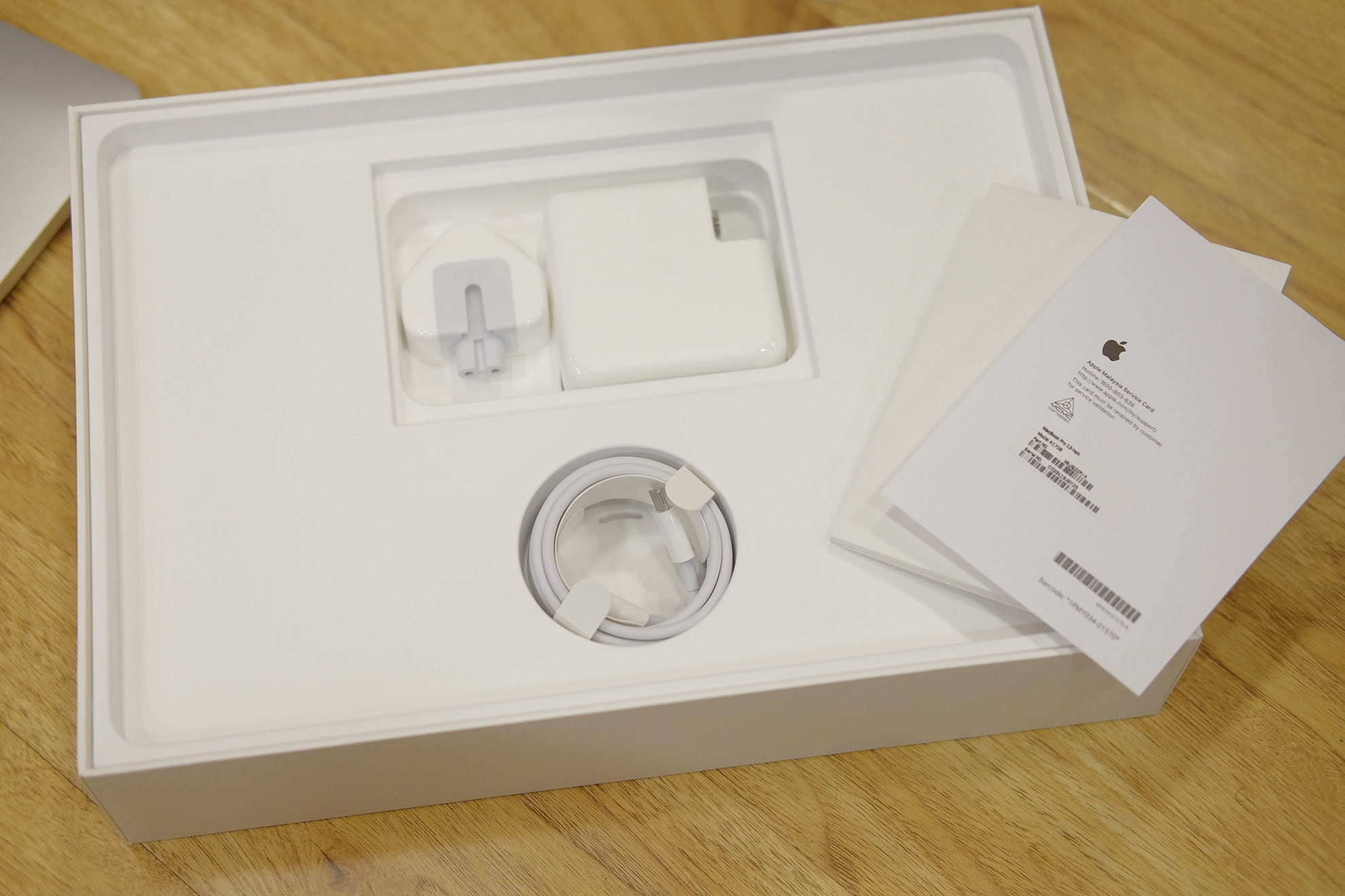 mo hop MacBook Pro 2016 anh 3